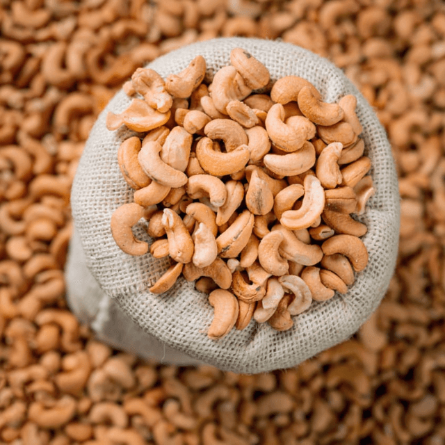 Premium Cashew Nuts (কাজু বাদাম)